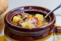 Hearty Slow-Cooked Beef and Vegetable Soup