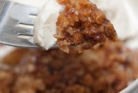 Golden Apple Crumble Perfection